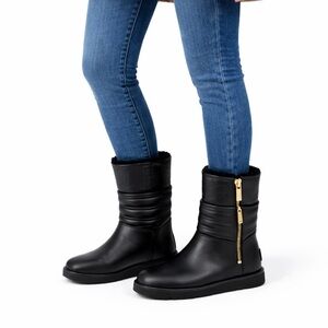[UGG] Rare Exclusive Black Leather Boots